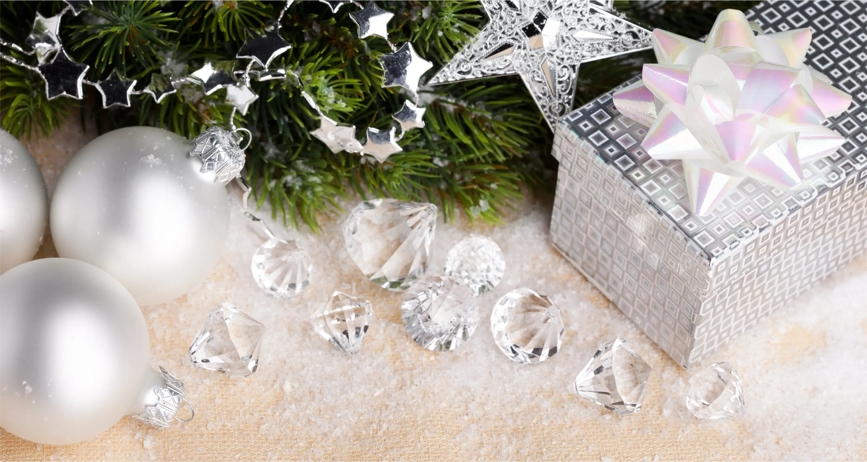 Silberne Weihnachtsdekoration