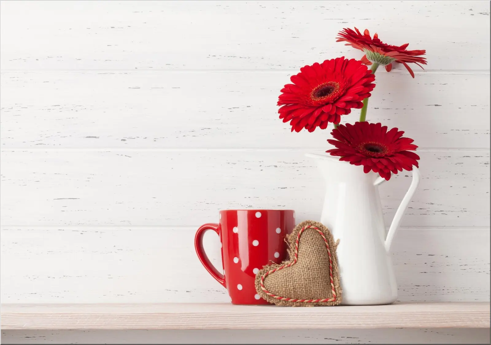 Postkarte Motiv rote Margeriten und Tasse wunderschön.