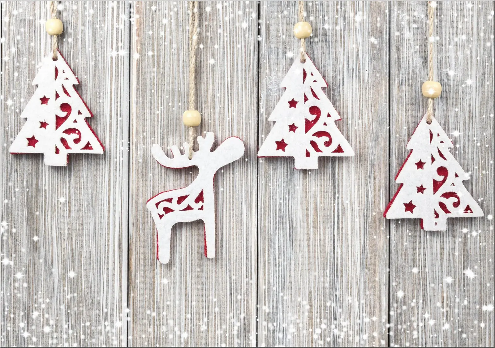Din A6 Postkarte mit Rentier und Weihnachtsbäume Holzdeko Din A6 Postkarte mit Rentier und Weihnachtsbäume Holzdeko